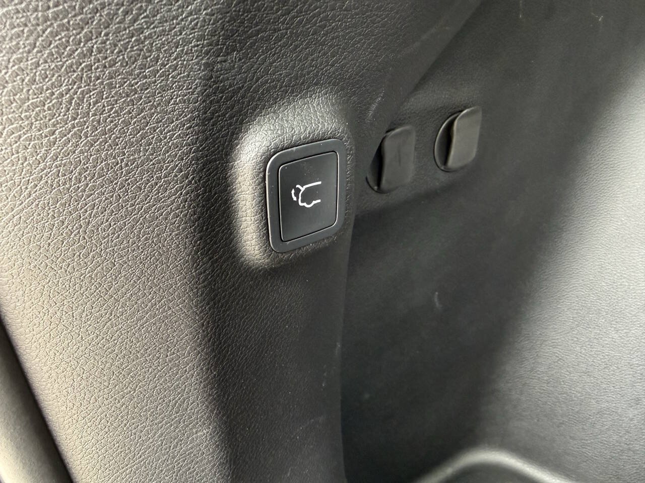 Used 2021 Jeep Cherokee Limited AWD/4WD image 14