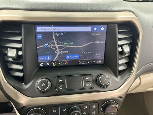 Used 2021 GMC Acadia Denali w/ Denali Technology Package AWD/4WD image 16
