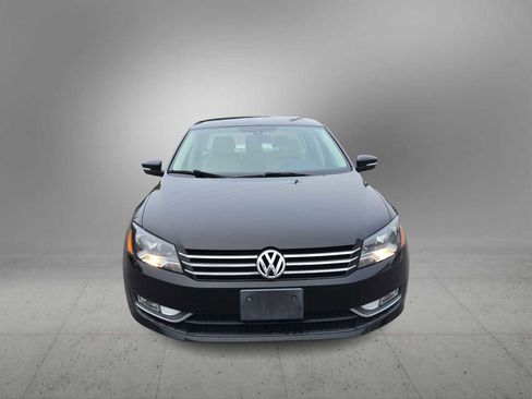 Used 2015 Volkswagen Passat 1.8T Limited Edition image 3