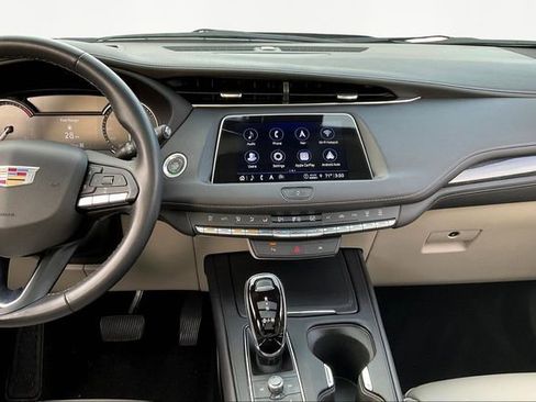 Used 2022 Cadillac XT4 Premium Luxury w/ Driver Awareness Package image 9