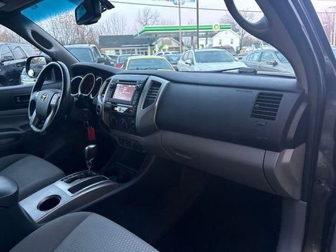 Used 2013 Toyota Tacoma 4x4 Access Cab V6 image 16