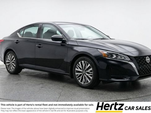 Used 2025 Nissan Altima 2.5 SV FWD image 1