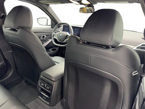 Used 2025 BMW 330i Sedan image 41