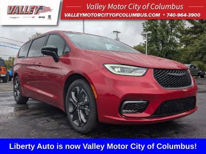 New 2026 Chrysler Pacifica Select