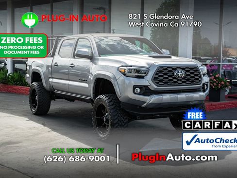 Used 2021 Toyota Tacoma SR5 RWD image 3