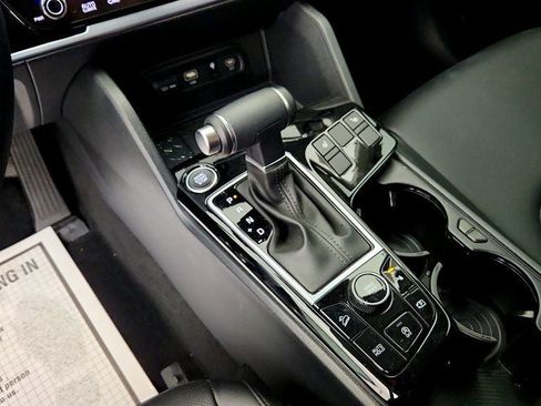 Used 2025 Kia Sportage SX FWD image 17