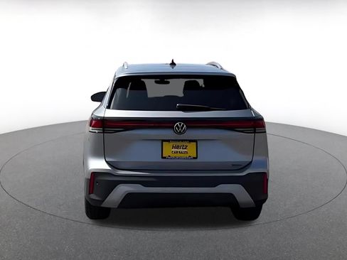 Used 2026 Volkswagen Tiguan SE AWD/4WD image 12