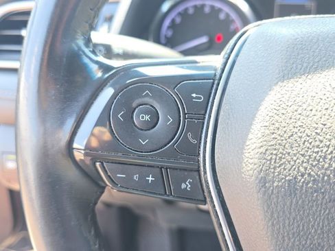 Used 2020 Toyota Camry SE FWD image 25