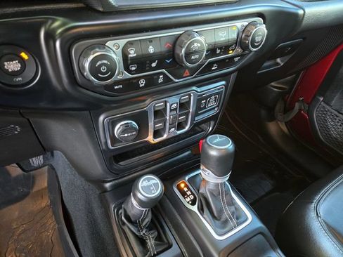 Used 2022 Jeep Gladiator Overland w/ Popular Equipment Package AWD/4WD image 19