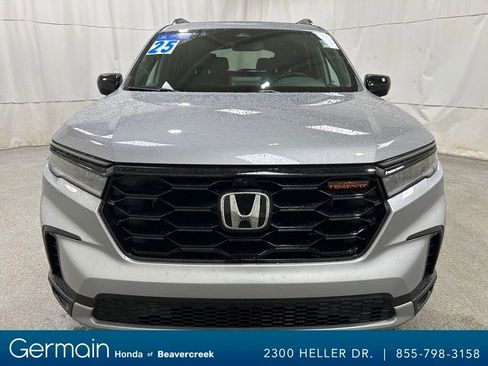 Used 2025 Honda Pilot TrailSport image 4