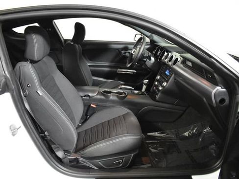 Used 2017 Ford Mustang GT RWD image 28