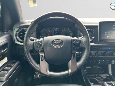 Used 2019 Toyota Tacoma TRD Off-Road AWD/4WD image 22