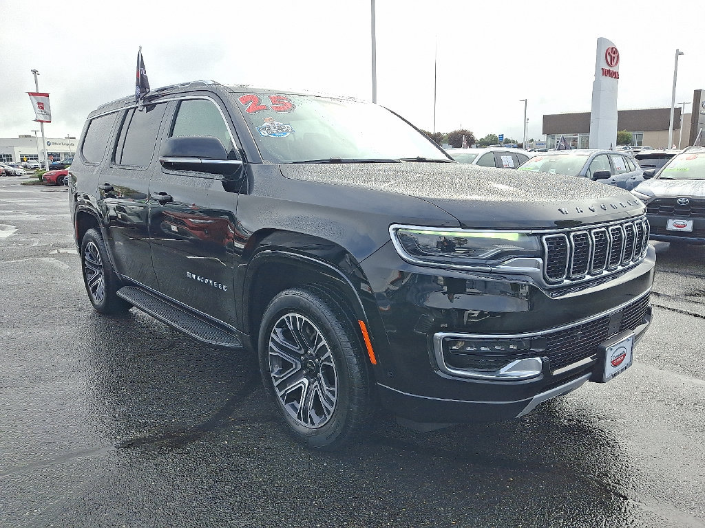 Used 2025 Jeep Wagoneer Series II w/ 8-Passenger Seating Package AWD/4WD image 3