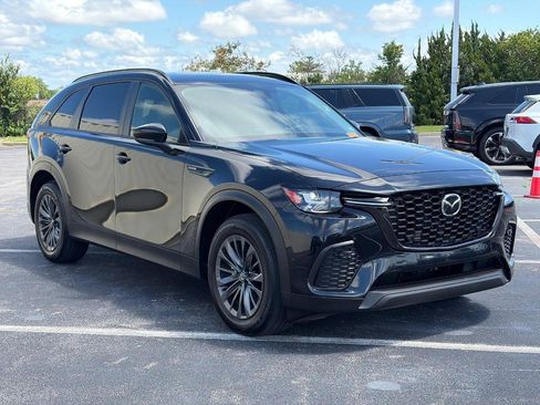 Certified 2025 MAZDA CX-70 3.3 Turbo w/ Preferred Package AWD/4WD image 3