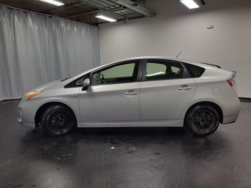 Used 2014 Toyota Prius Two image 5