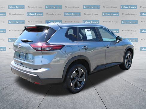 Used 2025 Nissan Rogue SV AWD/4WD image 6