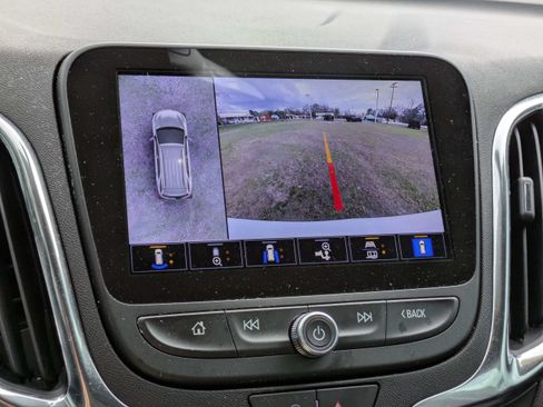 Used 2024 Chevrolet Equinox LT FWD image 21