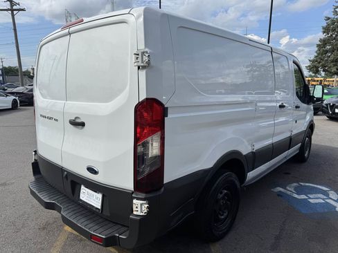 Used 2017 Ford Transit 150 130 Low Roof RWD image 5