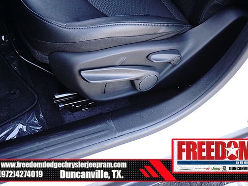 New 2026 Jeep Compass Latitude image 37