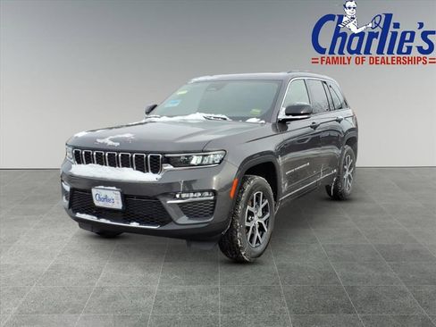 New 2025 Jeep Grand Cherokee Limited w/ Trailer Tow Package AWD/4WD image 1
