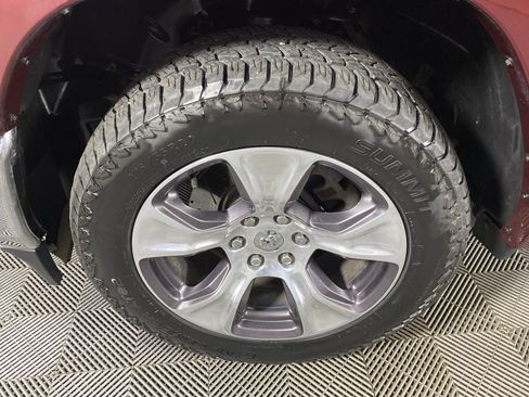 Used 2019 RAM 1500 Laramie AWD/4WD image 14