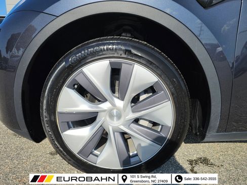 Used 2024 Tesla Model Y Long Range AWD/4WD image 31