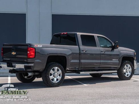 Used 2015 Chevrolet Silverado 2500 LT w/ LT Convenience Package AWD/4WD image 8