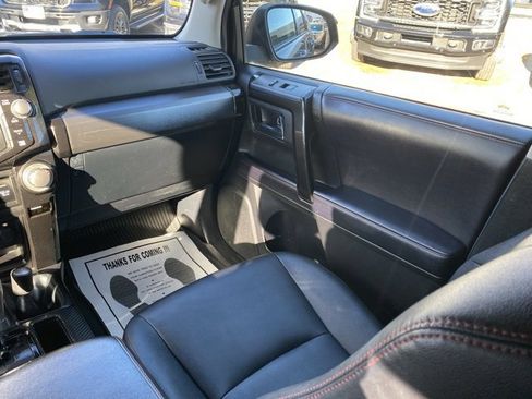 Used 2018 Toyota 4Runner TRD Off-Road Premium image 37