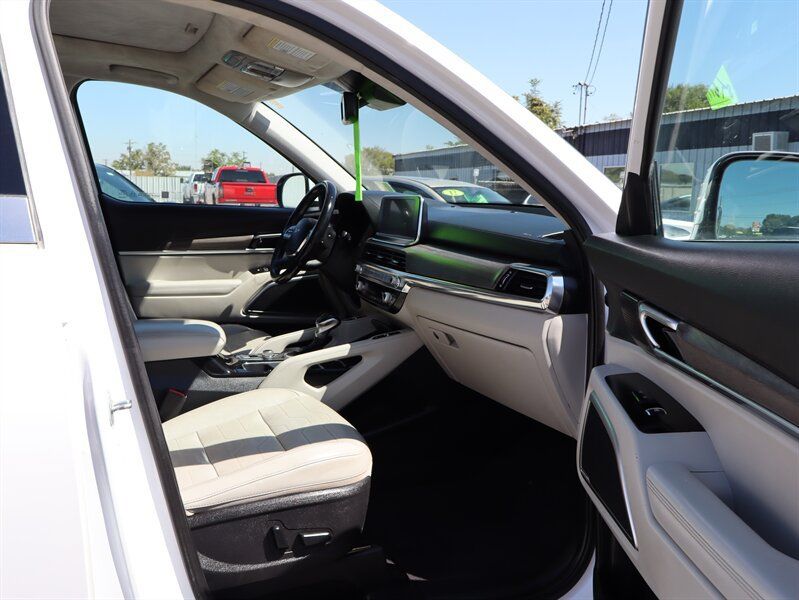 Used 2022 Kia Telluride SX w/ SX Prestige Package AWD/4WD image 6