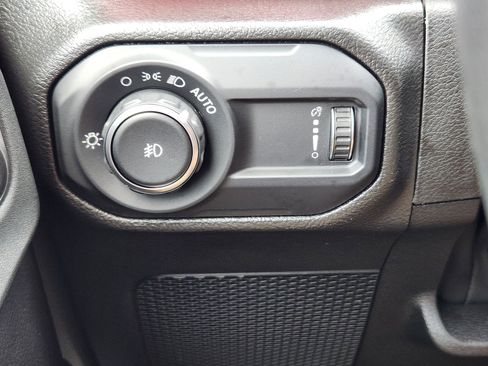 Used 2023 Jeep Wrangler Unlimited Rubicon w/ Cold Weather Group AWD/4WD image 18