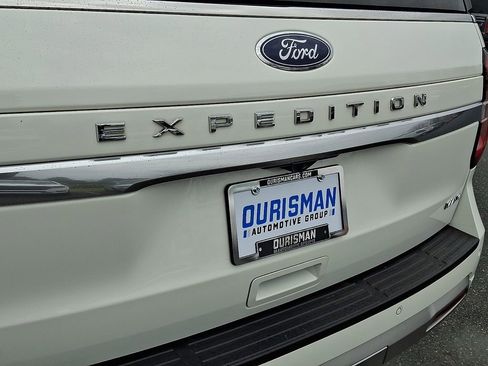 Certified 2023 Ford Expedition Max Platinum image 33