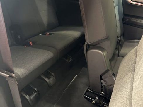 Used 2025 GMC Acadia Elevation image 39