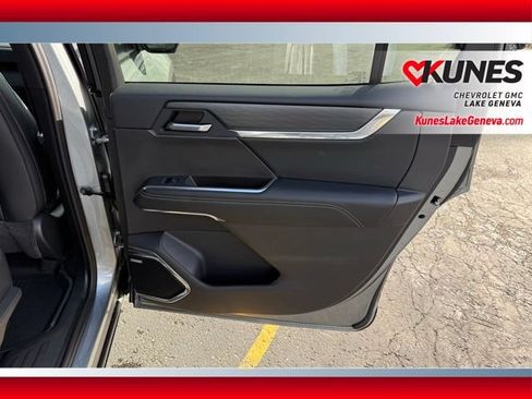 New 2026 GMC Acadia Elevation w/ Elevation Premium Package AWD/4WD image 20