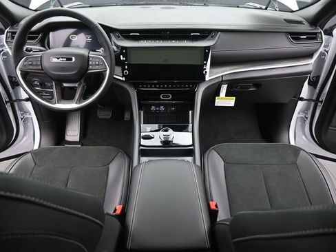 New 2026 Jeep Grand Cherokee Laredo image 23