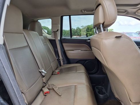 Used 2014 Jeep Compass Latitude FWD image 26
