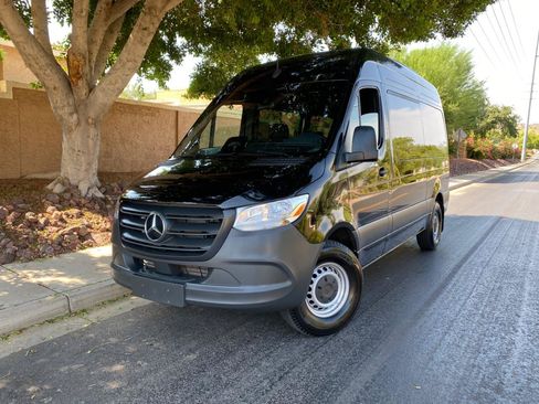 Used 2025 Mercedes-Benz Sprinter 2500 image 57
