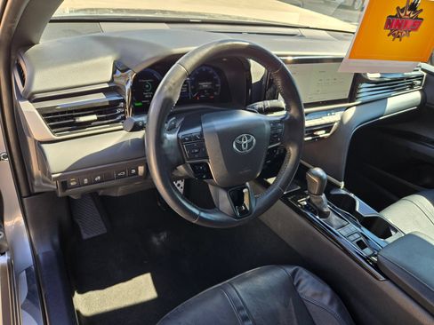 Used 2025 Toyota Camry XSE FWD image 10