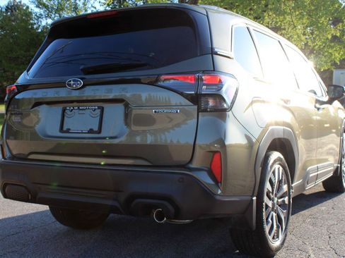 Used 2025 Subaru Forester Touring image 5
