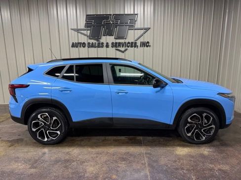 Used 2024 Chevrolet Trax RS w/ Sunroof Package image 7