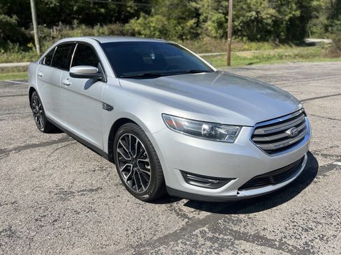 Used 2018 Ford Taurus SEL w/ Equipment Group 201A image 1