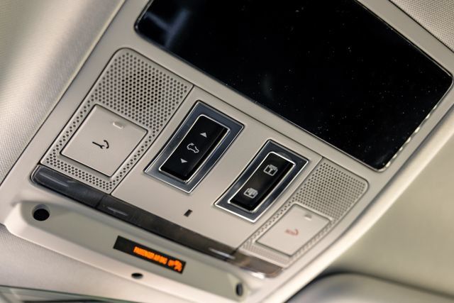 New 2026 Land Rover Defender 110 S AWD/4WD image 38