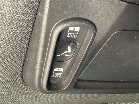 Used 2019 Chrysler Pacifica Limited w/ Advanced Safetytec Group FWD image 39