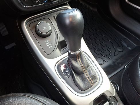 Used 2020 Jeep Compass Latitude w/ Cold Weather Group image 16