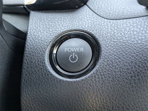 Used 2025 Toyota Camry SE image 27