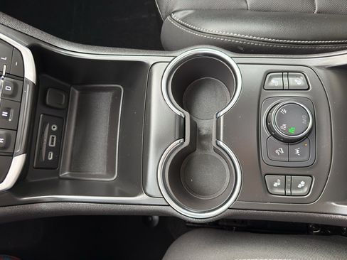 Used 2024 GMC Terrain SLT w/ Infotainment Package II AWD/4WD image 22