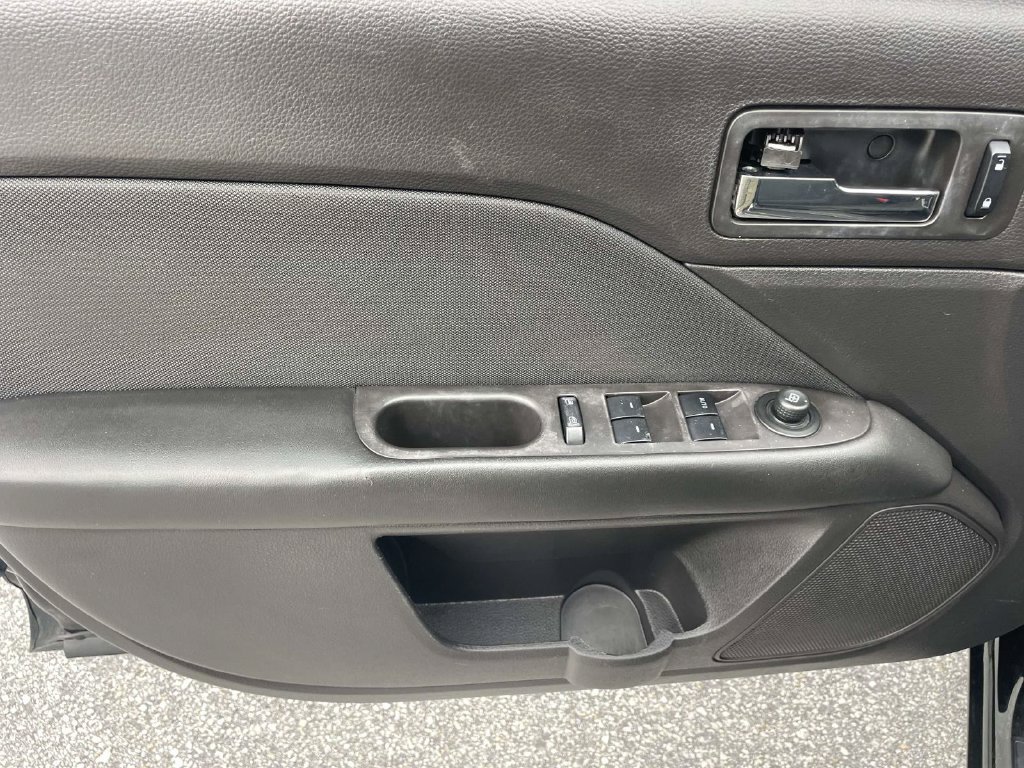 Used 2010 Ford Fusion SE FWD image 14