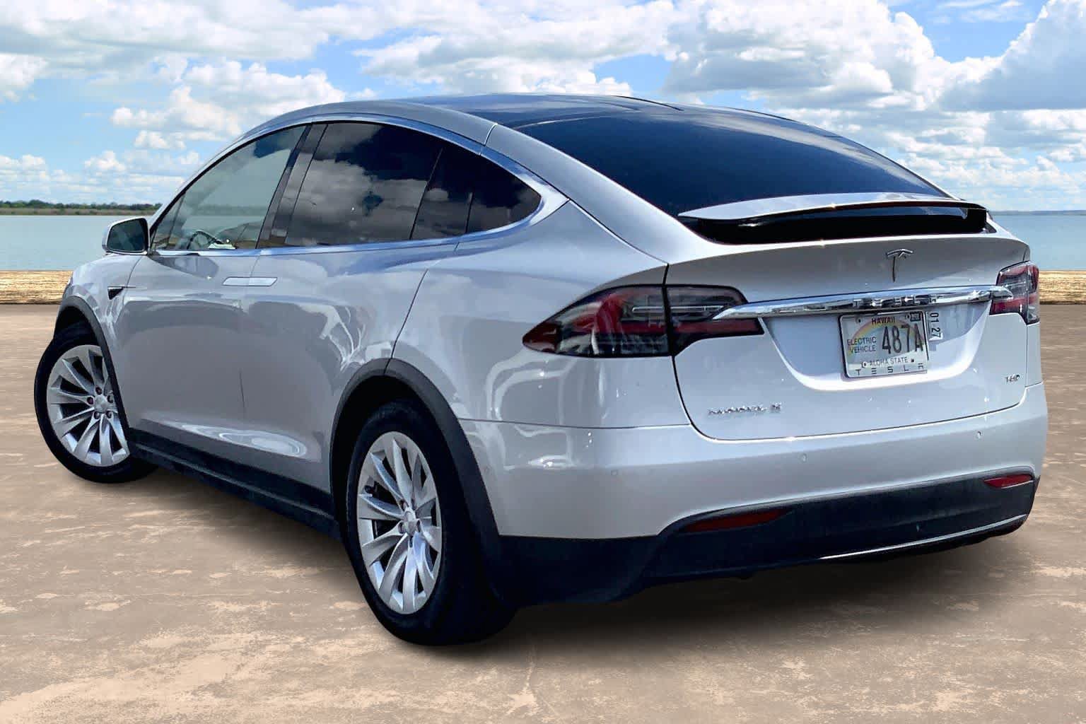 Used 2017 Tesla Model X 75D AWD/4WD image 4