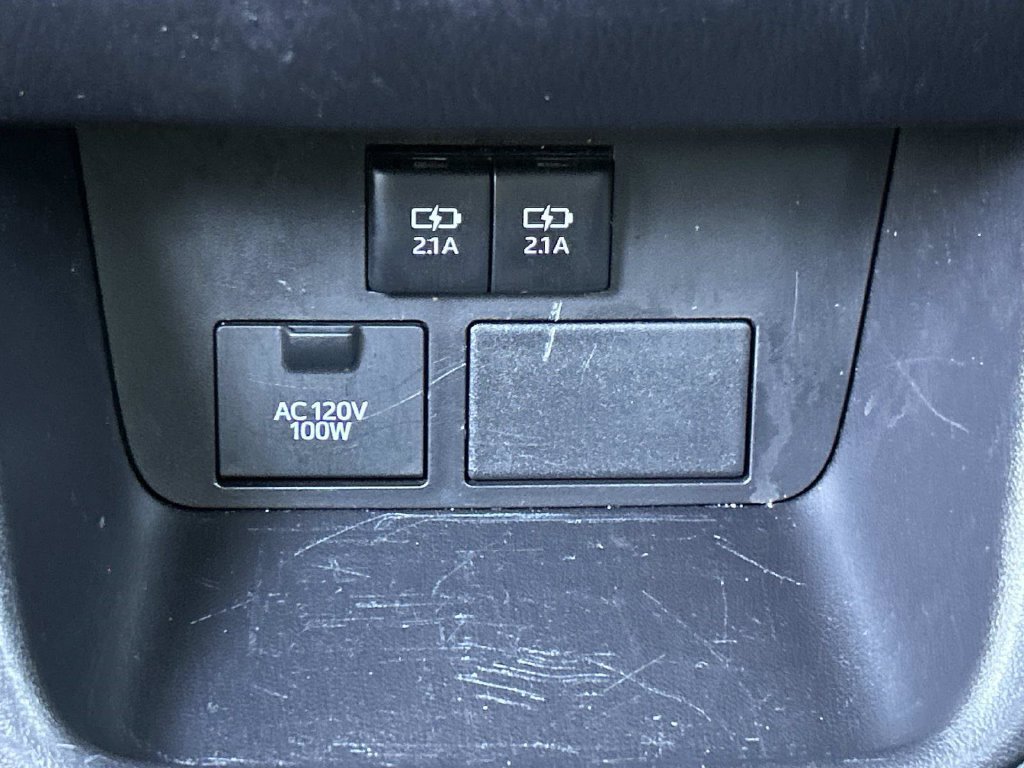 Used 2019 Toyota Highlander XLE FWD image 18