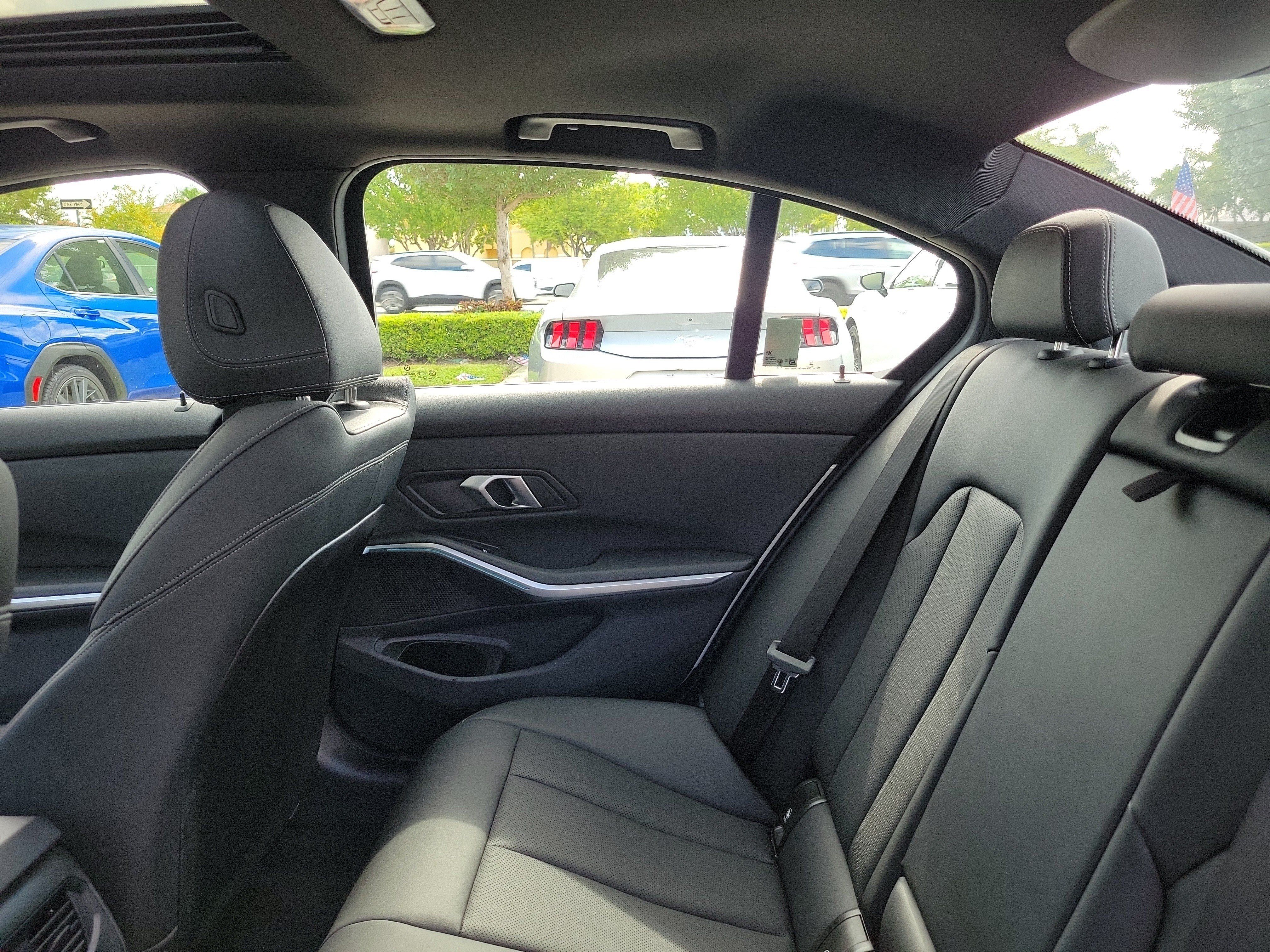Used 2025 BMW 330i Sedan RWD image 13