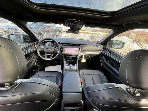 New 2026 Jeep Grand Cherokee Limited w/ Limited Altitude Package image 33